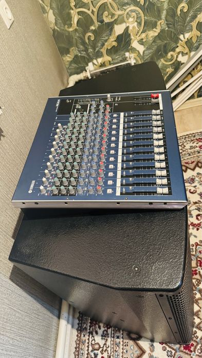 музыкальная аппаратура, микшерные пульт.