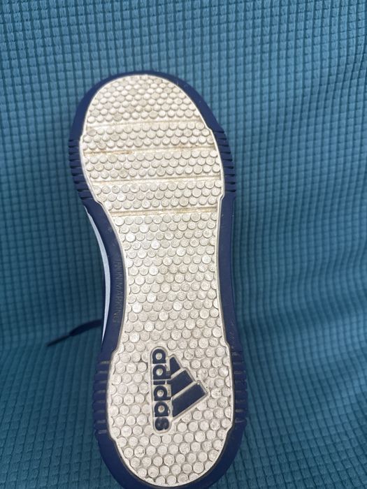 Обувь спортивная