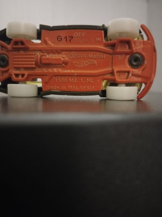 Hot wheels TH...