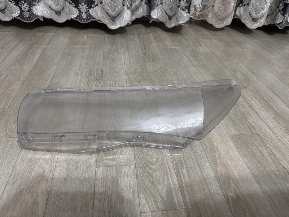 Продам стекло на фару