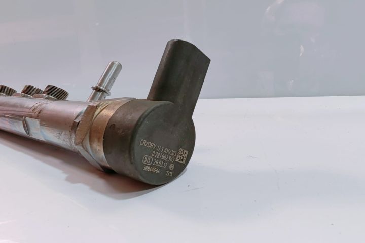 Rampa injectoare 780912805 BMW Seria 3 E90/E91/E92/E93 (facelift)