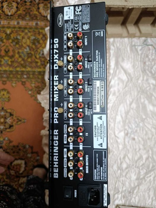 Behringet DJX750