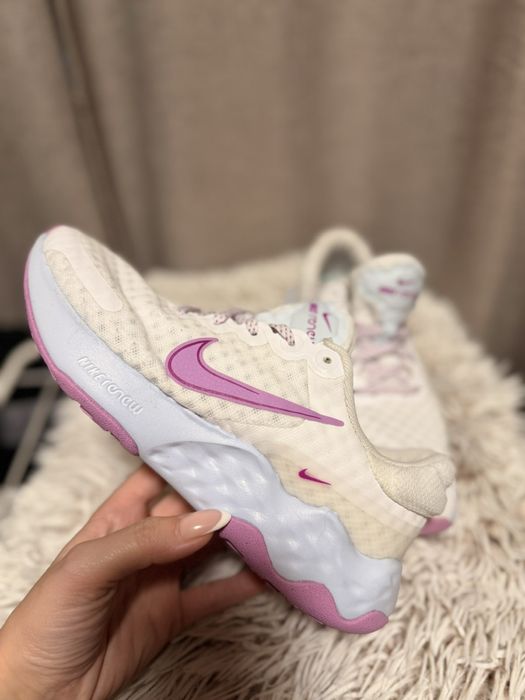 Дамски мараронки Nike renew