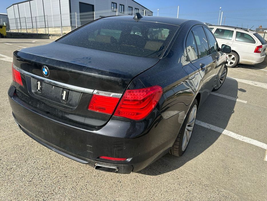 Dezmembrez / Dezmembrari / Piese / Accesorii Bmw f01 4.4 benzina 2009 negru volan stanga