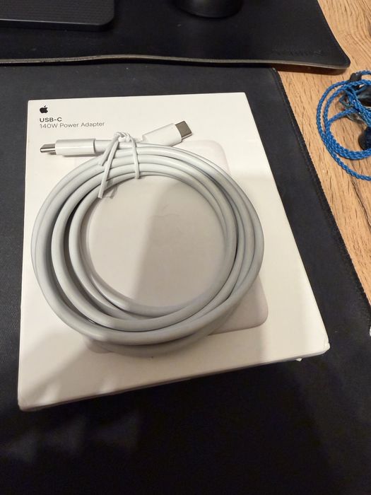 Блок питания и кабель для Macbook