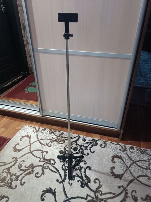 Продам селфи палку штатив