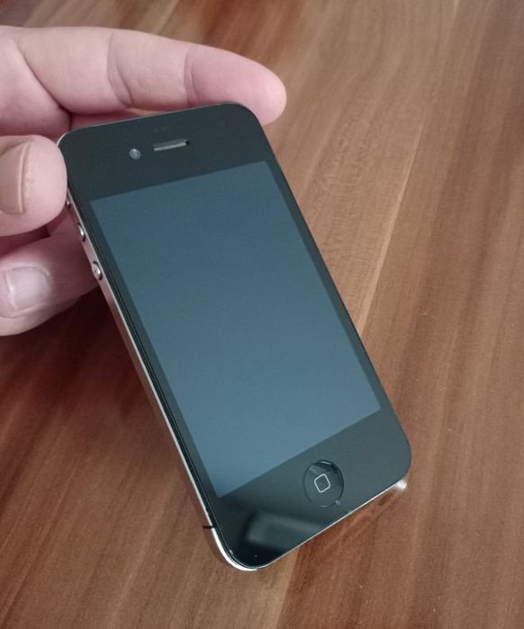iPhone 4s продам