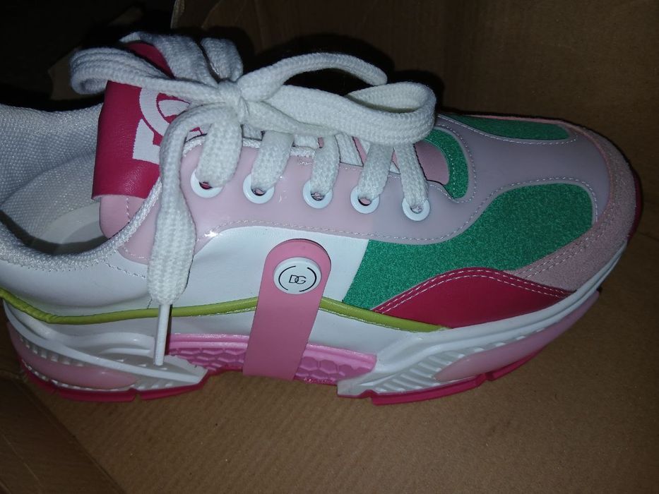 Продам красовка женский из Дубая