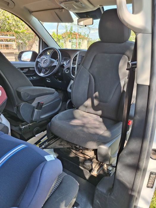 Въртяща се конзола Mercedes Vito/Viano w447 (след 2015г.), от страната на пътника