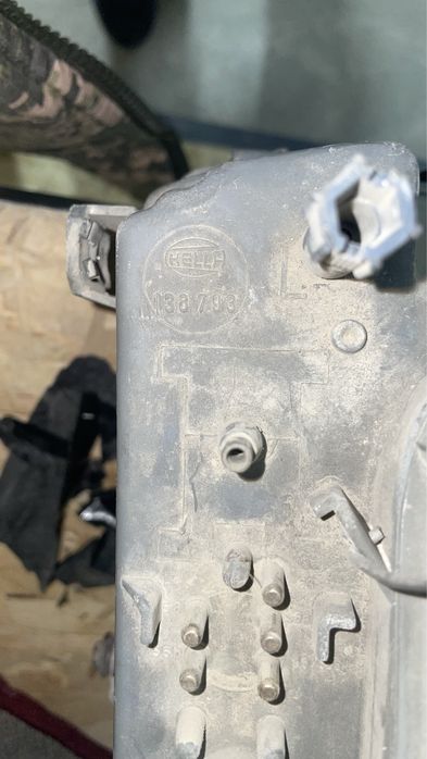 Hella мерседес 124 фар