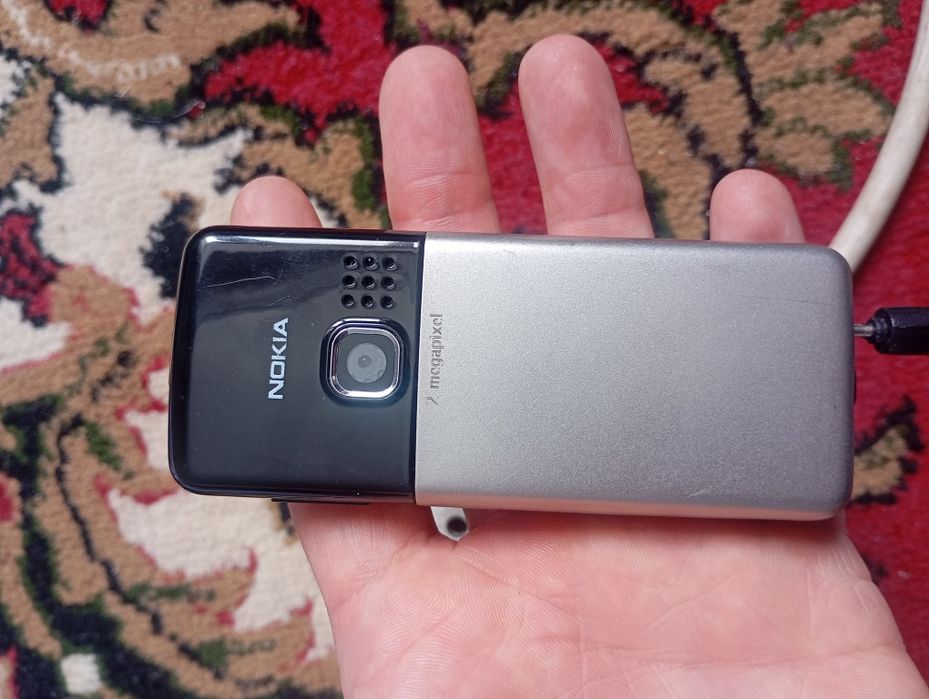 NOKIA 6300 с зарядкой