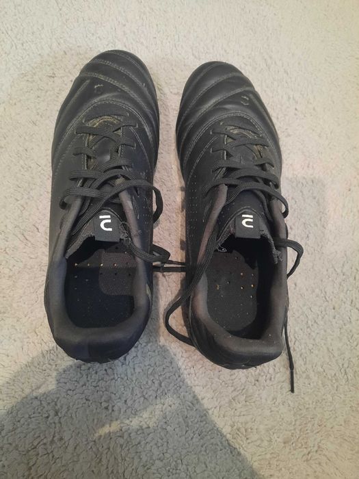 Crampoane , marimea 42 , culoare negru, in stare foarte bună