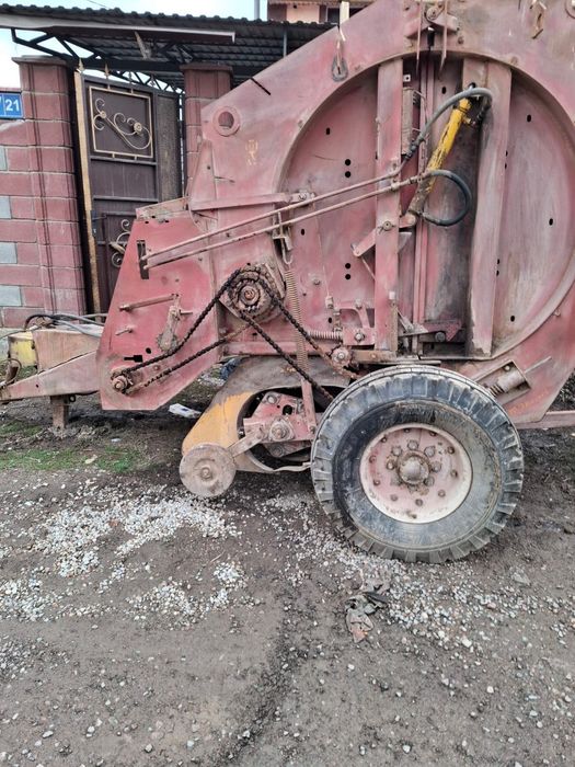 Рулонный пресс подборщик