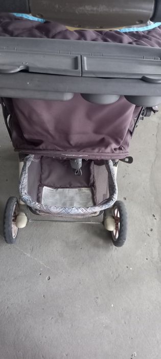 Коляска Бу в хорошем состоянии прочное привезли из Америки