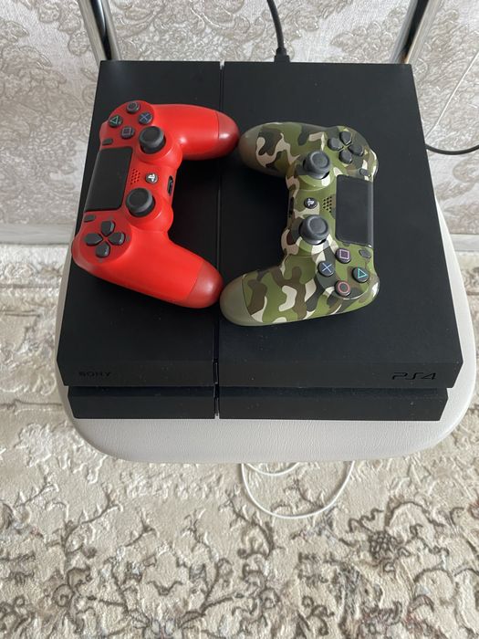 Продам SONY PS4