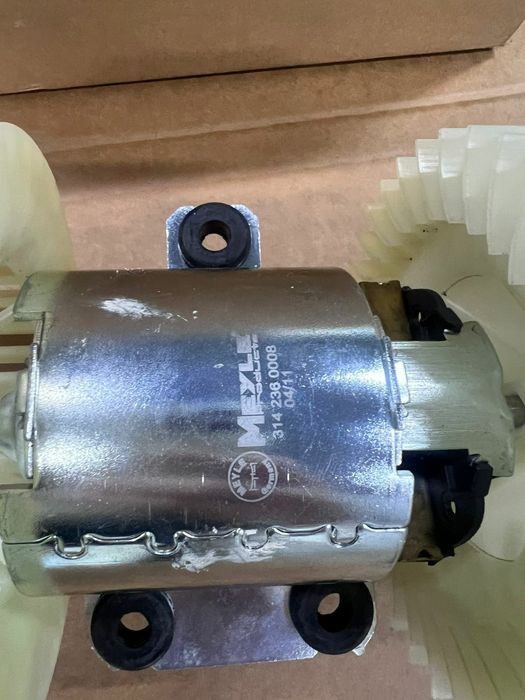 Моторчик печки на Е39, Е53