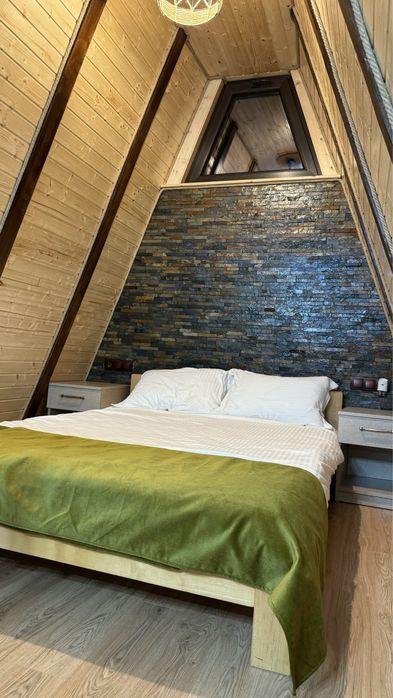 CAZARE COLIBIȚA - Cabana Laguna Albastră, cu acces lac