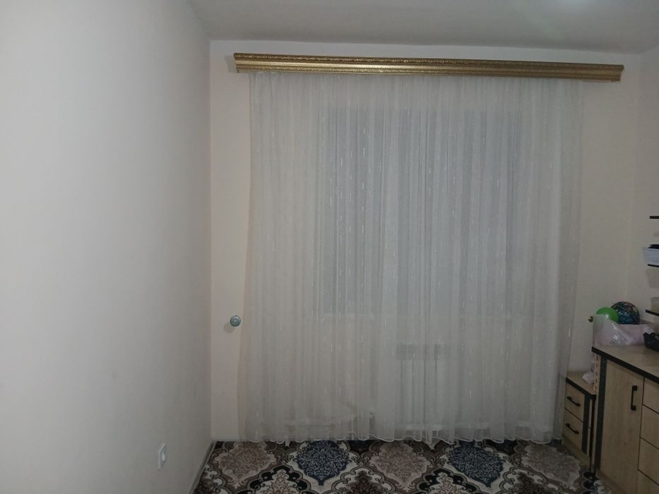 Angor tumani sharq guli mahallasida joylashgan kup qavatli uylar