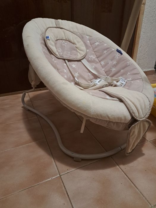 Подарявам детски шезлонг и летни играчки