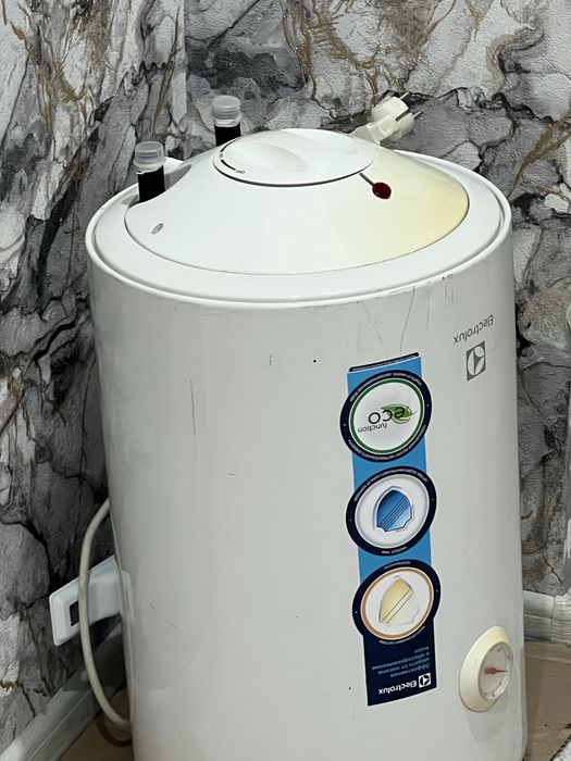 Продам водонагреватель титан