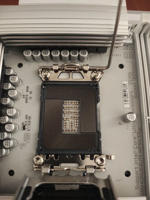 Gigabyte B860M Aorus Elite Ice
