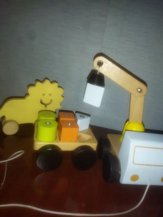 Продам игрушку подъёмные кран ikea