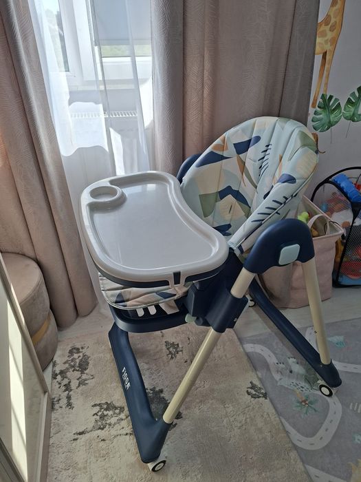 Vand scaun de masa bebe figga