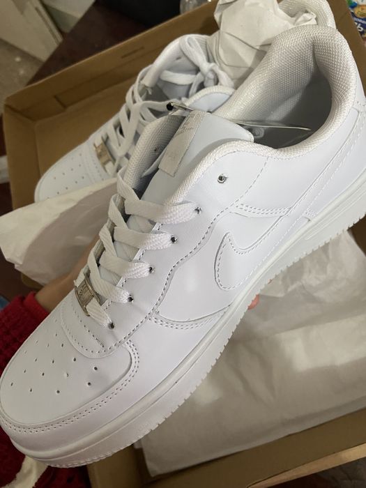 кроссовки новые