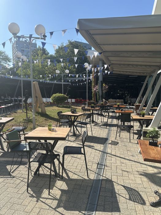 Маси и Столове за заведение