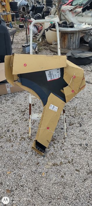 Продавам калник и подкалник Киа Пиканто