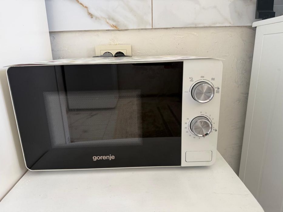 Продам микроволновую печь