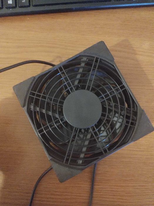 Ventilator silentios 12 cm cablu cu usb A 5v