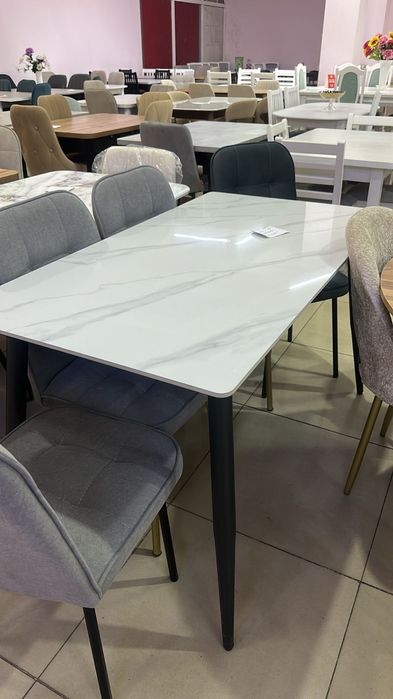 Продам обеденный стол