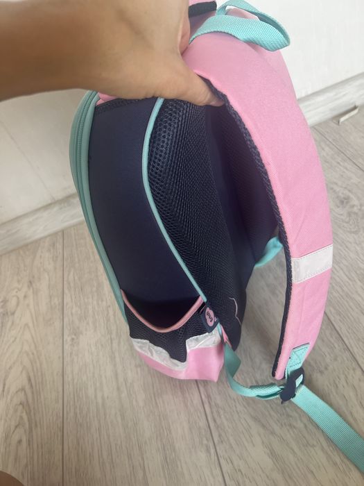 Продам рюгзак для девочки