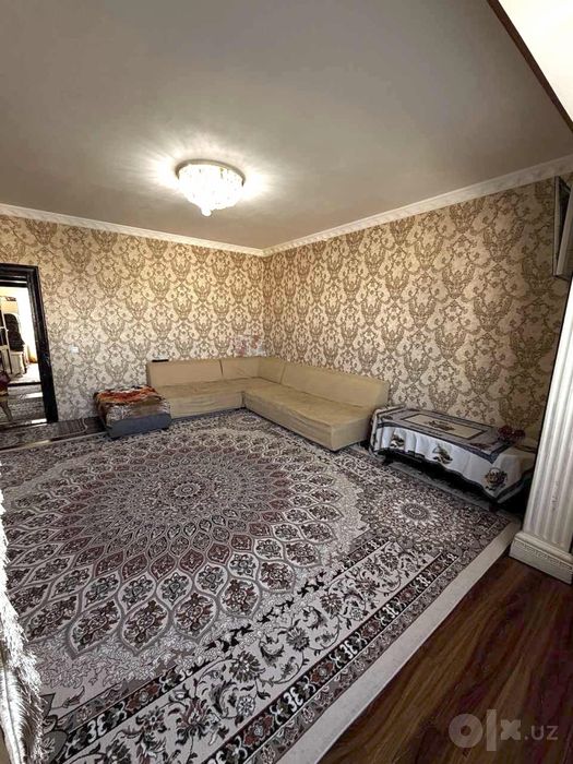 Продается 3х комнатная квартира в центре.Дархан
