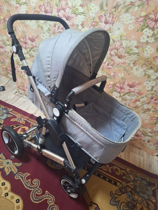 Не пользованная коляска