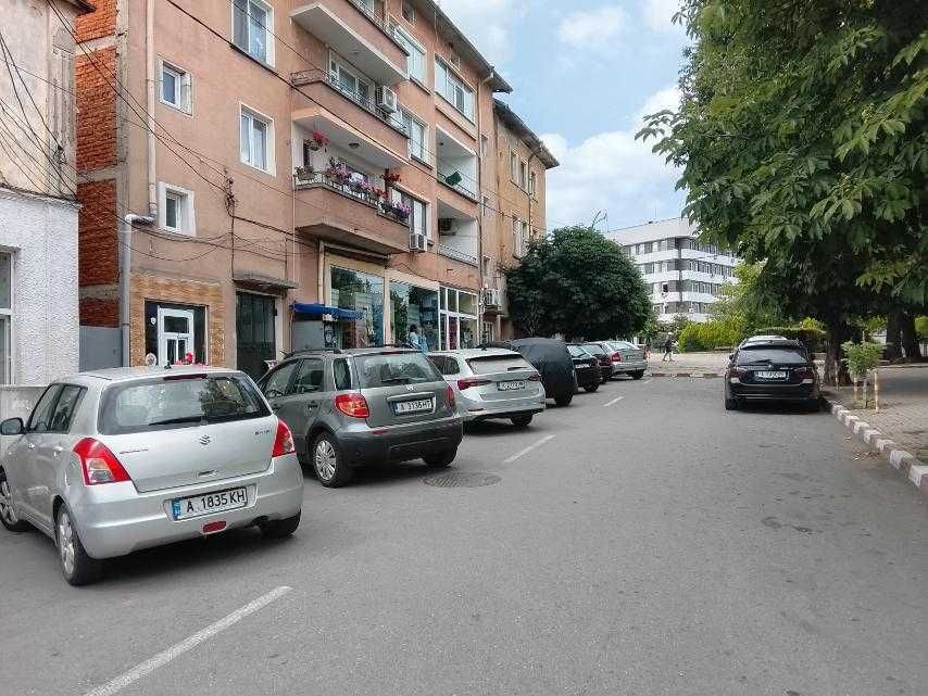 дава под наем помещение, гр.Средец, 220евро