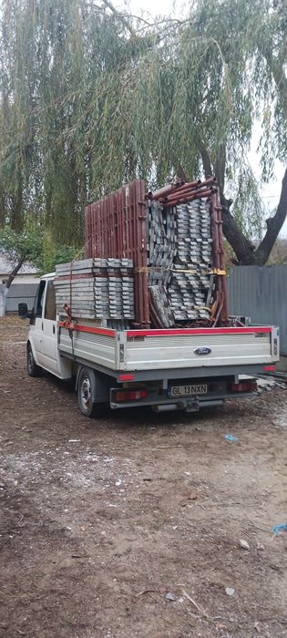 Execut lucrări: fundații, zidărie, acoperisuri, tencuieli, izolații.