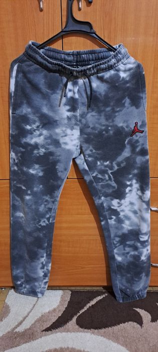 Vând pantaloni Jordan originali pt copiii, băieți