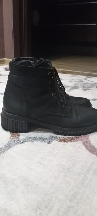 Продам зимние ботинки