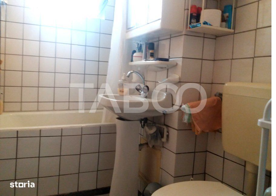 Apartament 42 mp 2 camere cu balcon etaj 2 zona Profi Cisnadie Sibiu