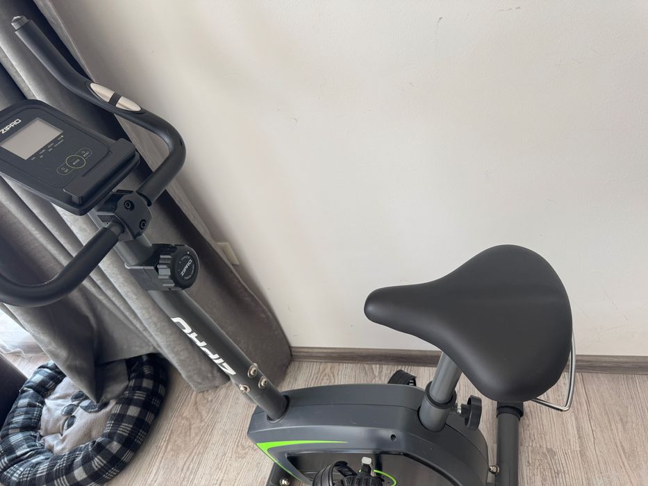 Продавам Велоергометър Zipro Drift