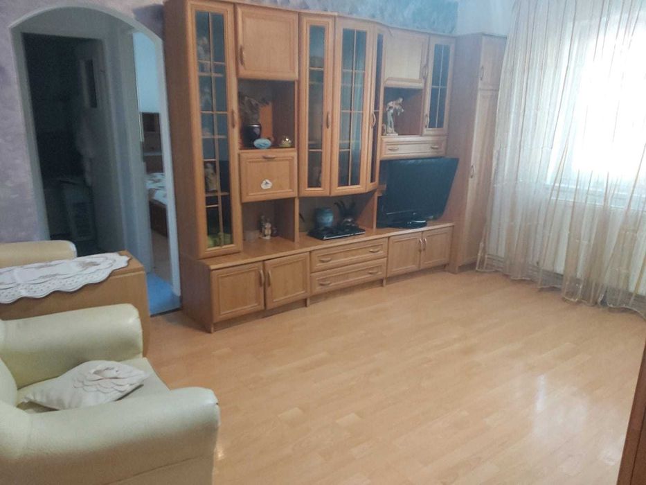 Vand sau schimb Apartament Micro 14 ,3 camere cu teren in COM. Odoreu