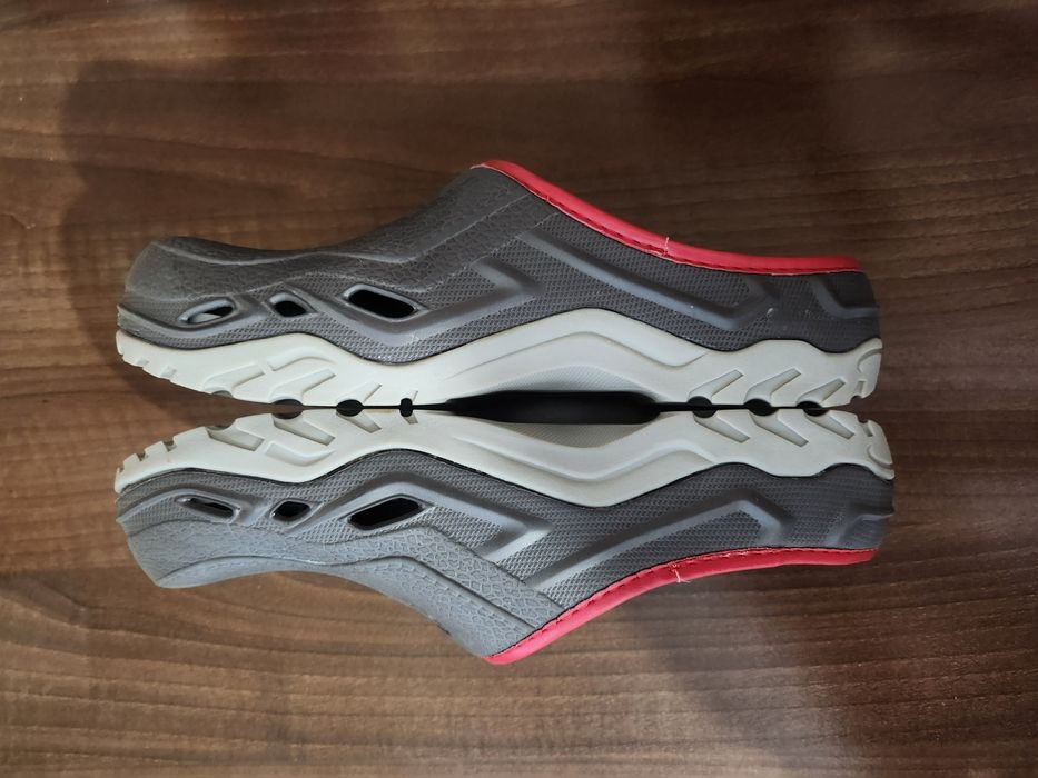 Papuci de cauciuc petru Ștrand