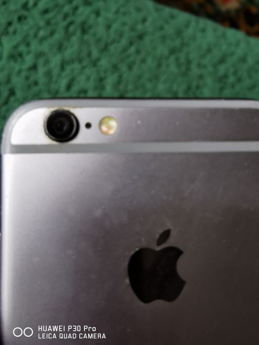 Продавам два айфона.