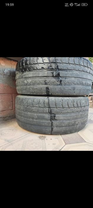 продаю шины 245/40R18 2017года