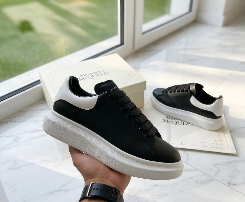 Adidasi Alexander Mcqueen Negru Alb Premium