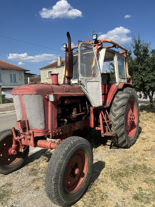 Продавам Трактор ЮМЗ