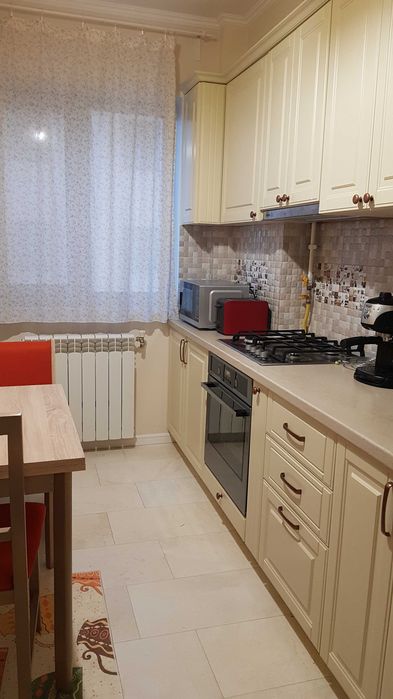 Apartament 3 camere Compozitori, Primo