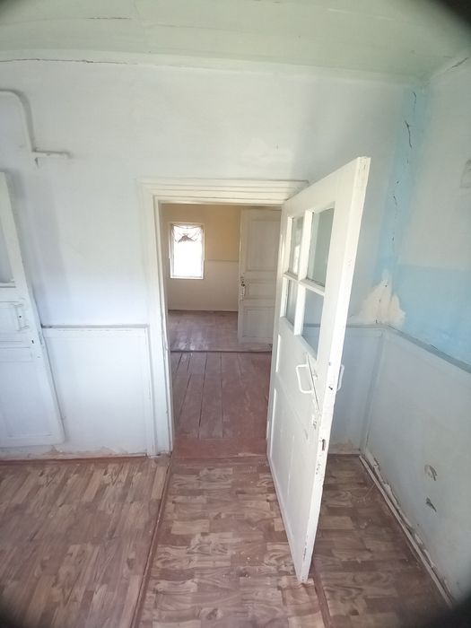 Уй сотилади . Ховли